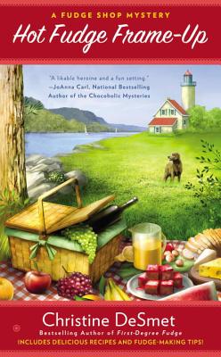 Hot Fudge Frame-Up (Fudge Shop Mystery)