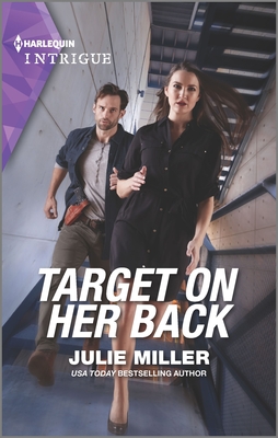 Target on Her Back (Harlequin Intrigue)